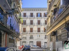 HOTIDAY Hotel Napoli, appart'hôtel à Naples