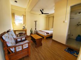 santoshi guest house, hostal o pensión en Pokhara