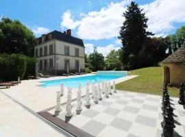Splendid Mansion IN SARLAT with heated pool and TENNIS COURT