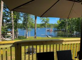 Eagle's Nest Cottage - Lake Anna Waterfront, holiday home in Bumpass