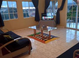 Hill Top Villa (HTV), hotel in Bridge Pen