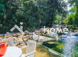 Casa com piscina natural e lazer em Guapimirim