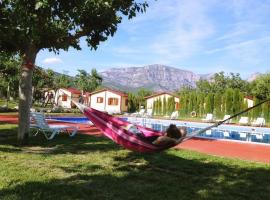 Gemütliches Ferienhaus in Isábena mit gemeinschaftlichem Pool, hotel en La Puebla de Roda