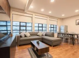 401 Location 3Bdrm 2bath apt with AC Rooftop