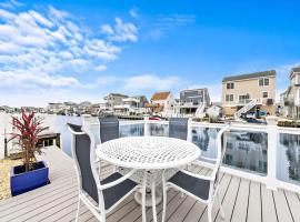 Beautiful Home In Manahawkin With 3 Bedrooms And Wifi, hotell i Manahawkin