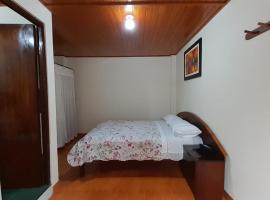 HOSPEDAJE D`NOA En el centro de Oxapampa, hotel in Oxapampa