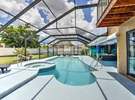 Cape Coral Paradise 4 BD 12sleeps, W/heated pool, hotel in Cape Coral