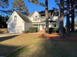 Beautiful Home located in an Amazing Neighborhood!, hotel in Winterville