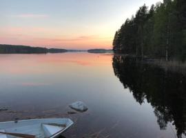 Rauhaa ja rantaa kaipaavalle mökki rannalla, cabaña o casa de campo en Kuopio