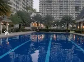 Modern 2BR Condo with Fiber Net