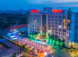 Ha Tien Vegas Entertainment and Resort, hotel sa Kampot