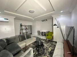 Modern 2 Bedroom Oasis in Lagos, apartment in Lekki