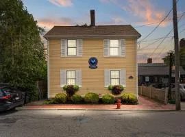 Downtown Steps to Waterfront "The Garden"