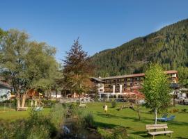 LACUS Hotel am See, hotel en Weissensee