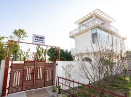 Luxury 3BHK Villa in Dharamshala with Jacuzzi, hotel in Kangra