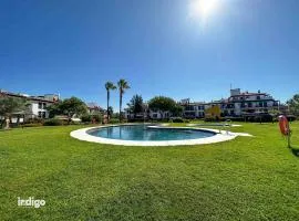 Bright Apartment with Pool Views MOR01