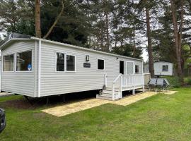 Woodlands Retreat Caravan, viešbutis Didžiajame Jarmute