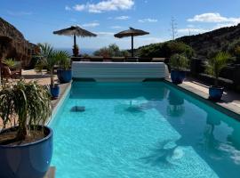 Castillo Lanzarote Villa 4 - Sleep in a Volcanic Cave, accessible hotel in La Asomada