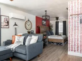 Garofalo Cottage at Wrenwood Ranch, King Bed