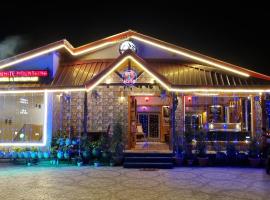 The White mountaina, hotel in Mukteswar