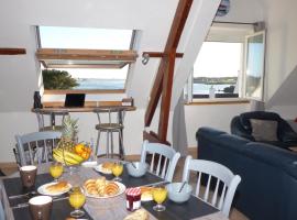 Appartement tout confort avec vue sur mer, hotel a Plouhinec