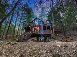 Private Creekside Cabin+Hot Tub,Pool Table, & Pets