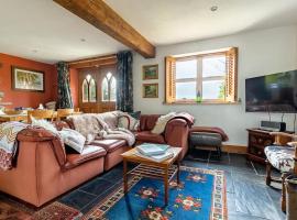 HIGH TREES BYRE - Two bed Cottage with Log Burner & Incredible Views, pet-friendly hotel in Workington