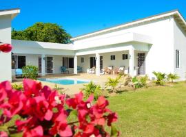 Retreat 2 Jamaica, villa en Runaway Bay