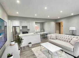 White House Suite - Sleeps 4, hytte i St. Catharines