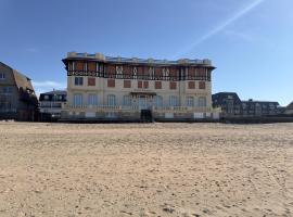 Coastal Haven YourHostHelper, hotel di Villers-sur-Mer