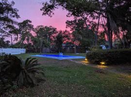Executive Pool Home, homestay in Tampa