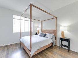 Spacious, Comfortable, and Central Condo, hotel em Los Angeles
