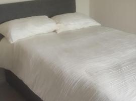 Solihull Guest House 1, hotel with parking in Olton