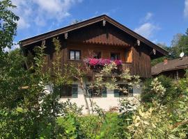 NEU - traumhafte Ferienwohnung mit Bergblick, hotel sa Lenggries
