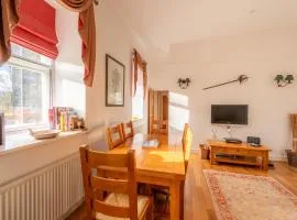 Major's Apartment 3 Bedroom Self Catering Property in historic Abbey