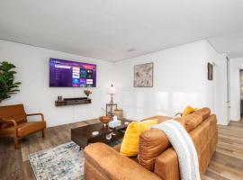 Modern Home Near UF, Stadium - Private Gazebo, hotel a Gainesville