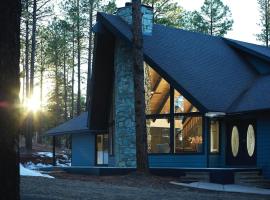 Cobalt Cabin Gateway to Grand Canyon Sedona & More，威廉姆斯的Villa