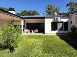 Casa en Gilbert, Entre Rios、Gilbertのシャレー