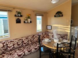 CaSa VistA - Holiday Home On The Beach, camping in Clacton-on-Sea