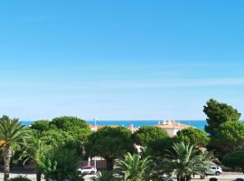 Appartement refait à neuf, climatisé avec vue mer et montagne, avec place de parking privative, hotel v destinaci Saint-Cyprien