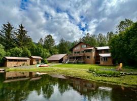 Bear Lake Lodgings B&B, отель в городе Сьюард