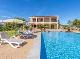 Stunning Home In Manacor