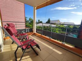 Neptune Appart T3 avec Grande Terrasse et Parking Privé, Proche des Plages, Saint Gilles Les Bains, hotel in Saint-Gilles les Bains