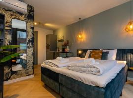 Cozy studio for two people, hotel em Koudekerke