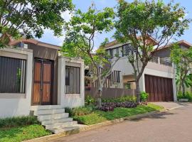 Private Villa 3+1BR in Vimala Hills, hotel in Gadok 1