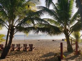Sulu Sunset Beach Resort รีสอร์ทในNauhang