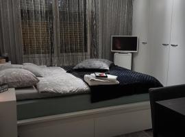 Private Room next to Helsinki-Vantaa Airport, hotel ve Vantaa