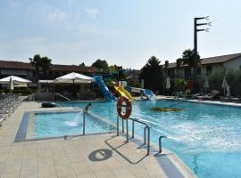 Residence La Margherita, serviced apartment in Lazise