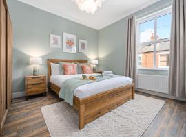 2-Bedroom Luxury Cottage - Long Stays, hotel Cheadle-ban