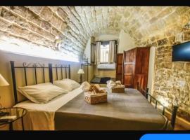 Domum in petra casa nella roccia Self check - in, holiday home sa Modica